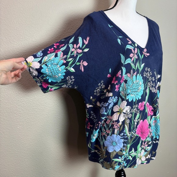 Talbots Floral Print Knit‎ Top V-Neck Short Sleeve Casual Comfy Womens Large L - Picture 4 of 15